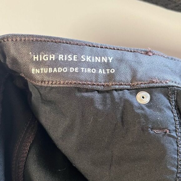 2 Pair- Universal Thread jeans - Picture 4 of 11